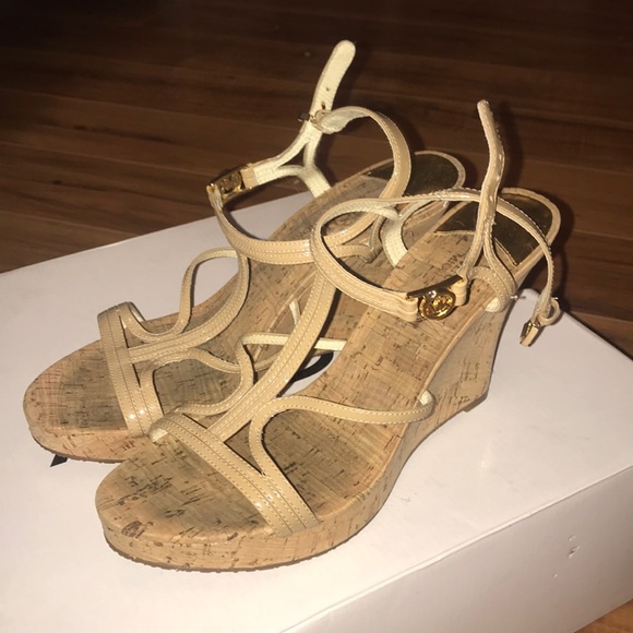 Michael Kors tan strappy wedges - Picture 1 of 6